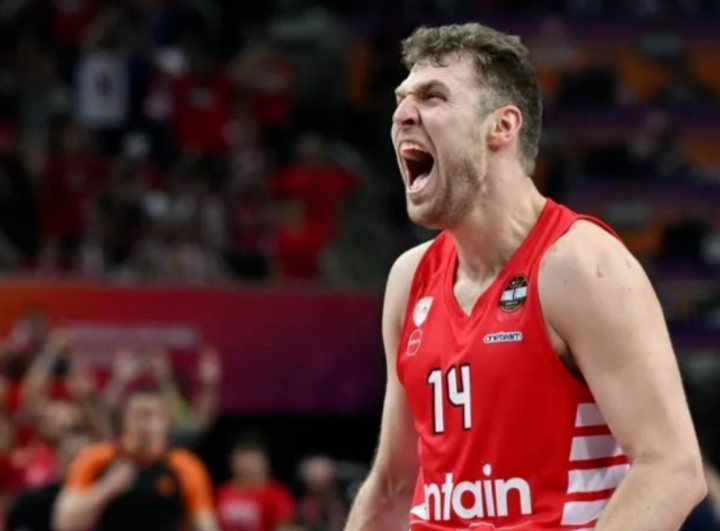 关于荷甲倒计时，萨克拉门托国王关键时刻扳平良机，细节引发关注，气氛紧张，年轻球员得到机会的信息