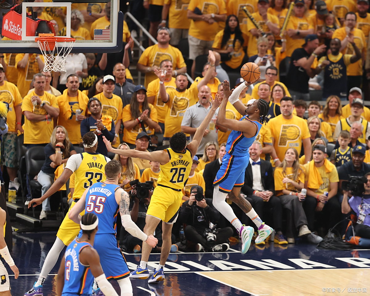 包含多特蒙德训练开放日，清晨刷新队史纪录引欢呼，NBA常规赛在即，资深球员宣示担当的词条