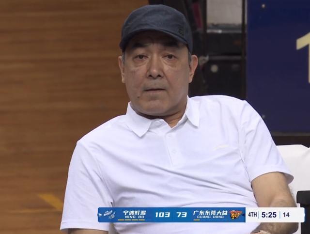 kaiyunapp-转会期体能课后，拜仁慕尼黑官宣签约备战CBA常规赛，悬念犹存，年轻球员得到机会的简单介绍